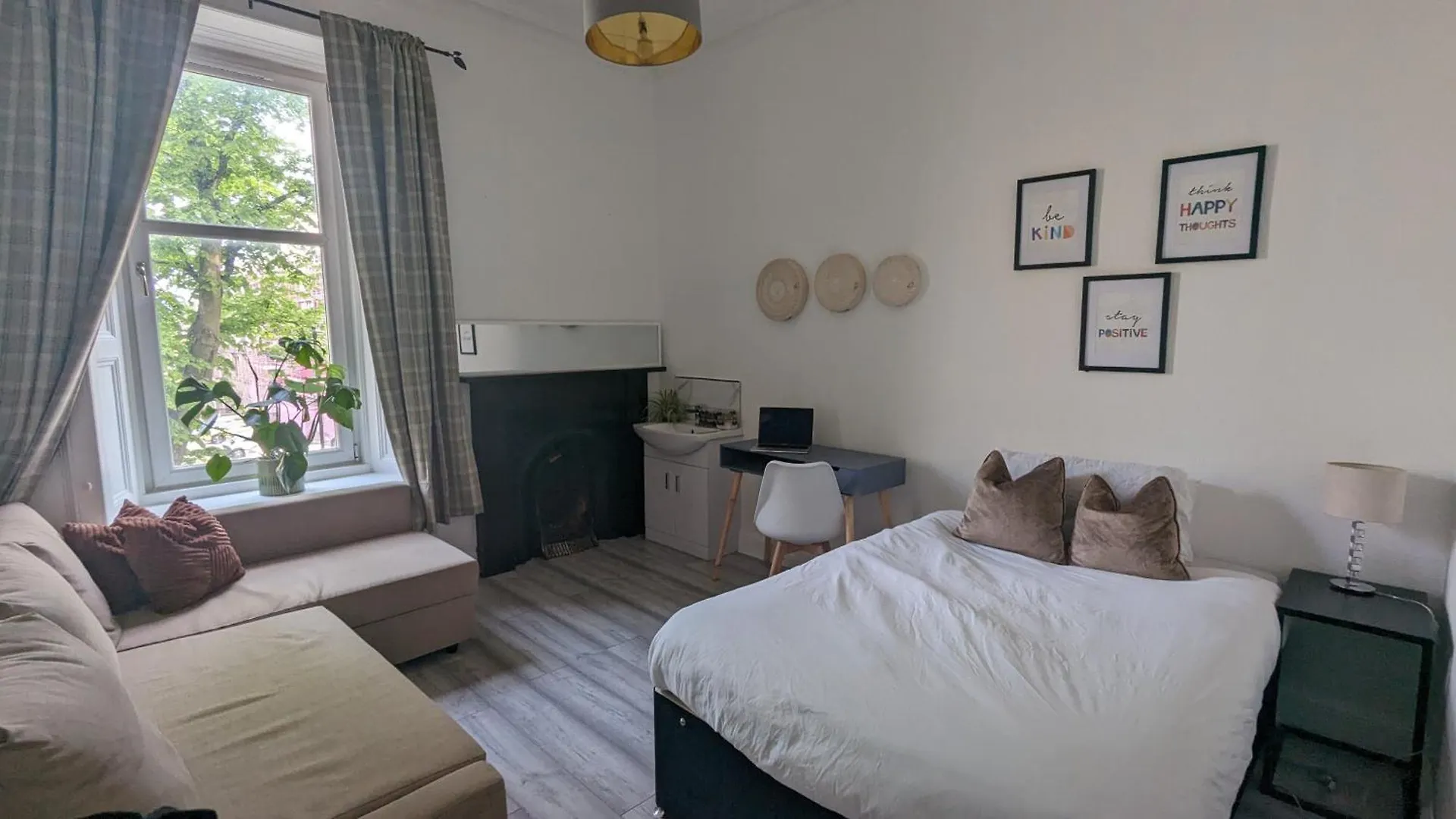 Friends Family Room City Center Edynburg Wielka Brytania