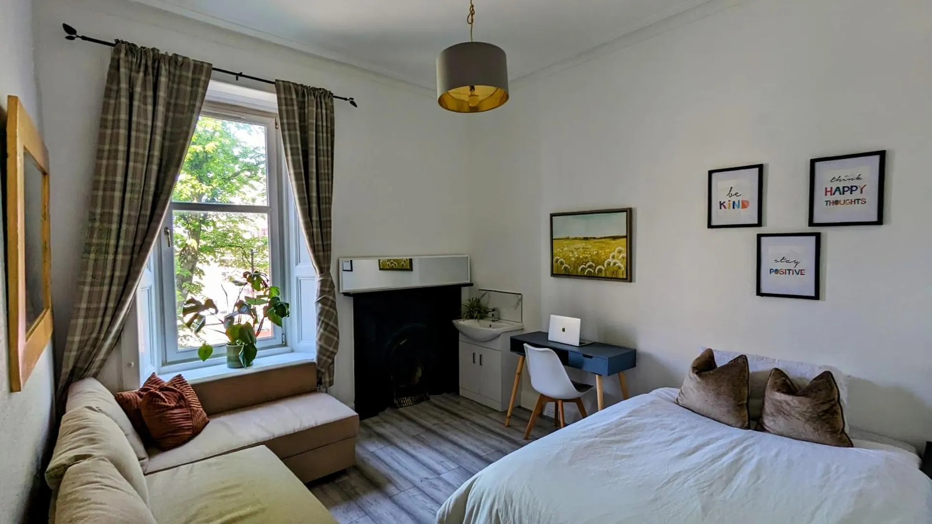 Friends Family Room City Center Edynburg