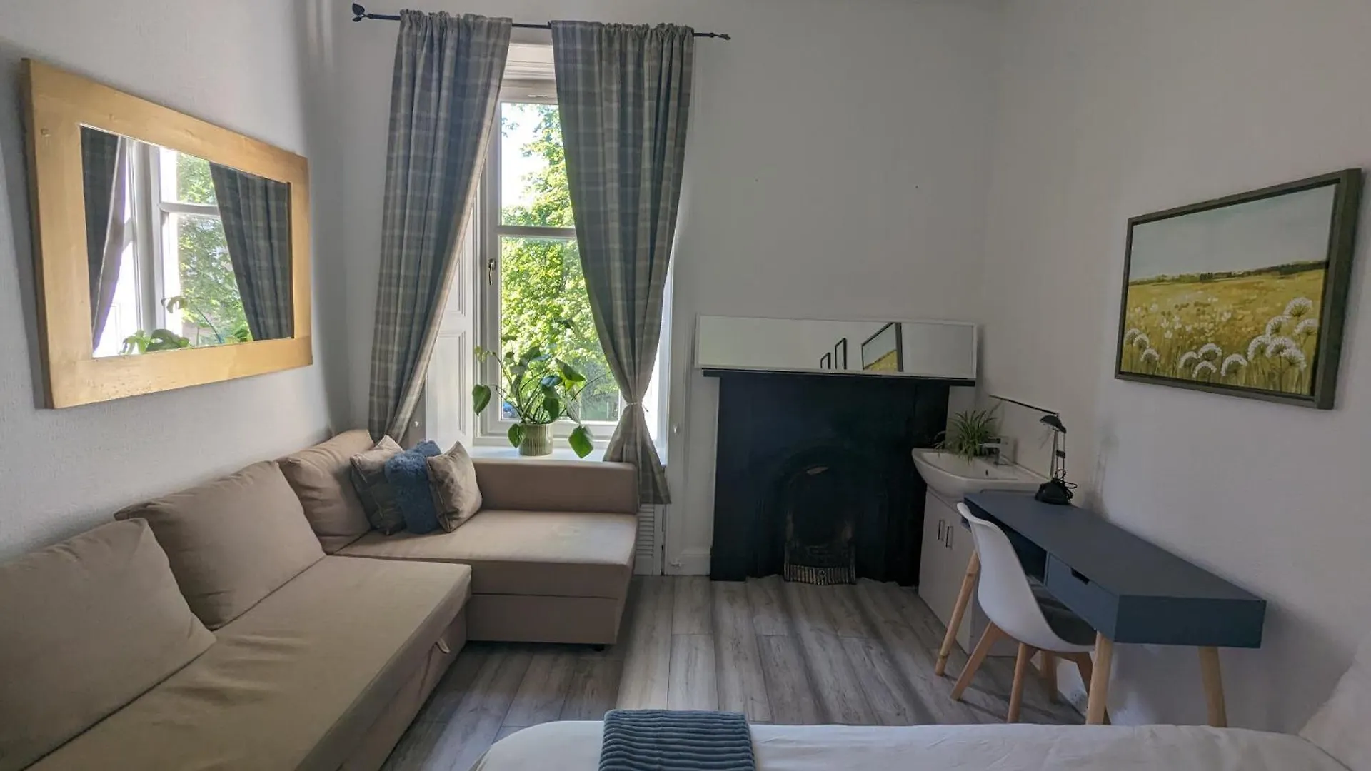 Friends Family Room City Center EDI 0*, Edinburgh